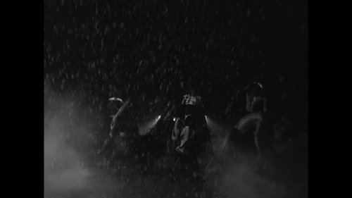little_simz_-_flood_(official_music_video)_frame_192.0.jpg