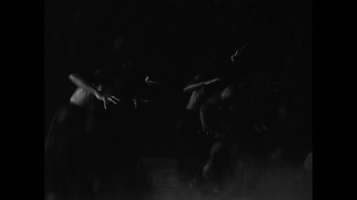 little_simz_-_flood_(official_music_video)_frame_196.0.jpg