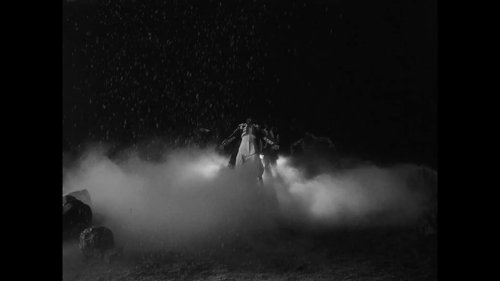 little_simz_-_flood_(official_music_video)_frame_202.0.jpg