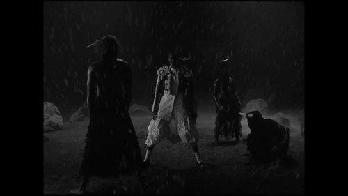little_simz_-_flood_(official_music_video)_frame_216.0.jpg