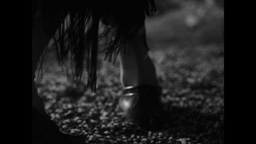 little_simz_-_flood_(official_music_video)_frame_22.0.jpg