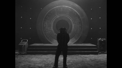 little_simz_-_flood_(official_music_video)_frame_24.0.jpg