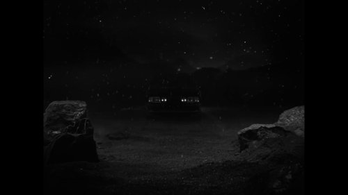 little_simz_-_flood_(official_music_video)_frame_40.0.jpg