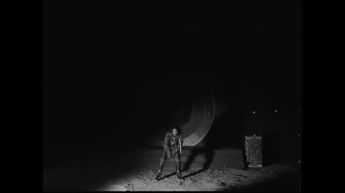 little_simz_-_flood_(official_music_video)_frame_74.0.jpg