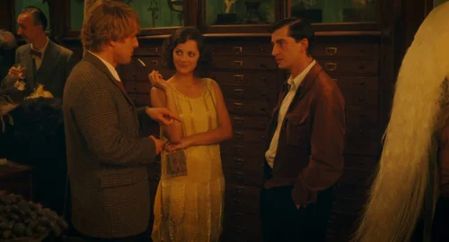 midnight_in_paris_frame_1739129759.9033837.webp