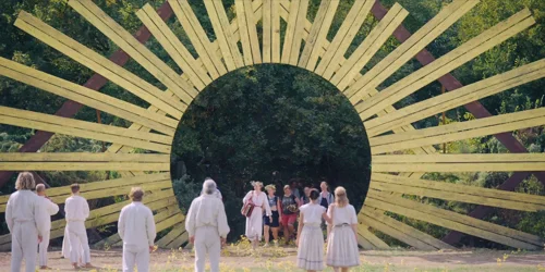 midsommar_frame_1738859283.300778.webp