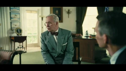 oppenheimer_frame_1738859287.9485135.webp