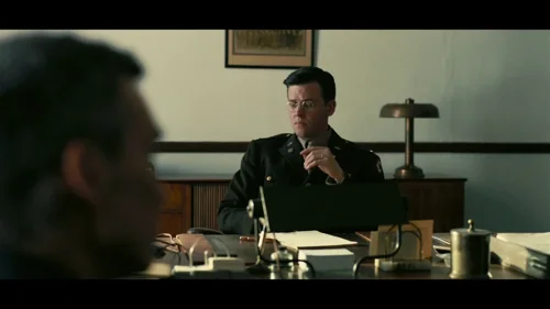 oppenheimer_frame_1738859292.9413822.webp