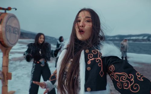 otyken_-_day_by_day_(official_music_video)_frame_72.0.jpg