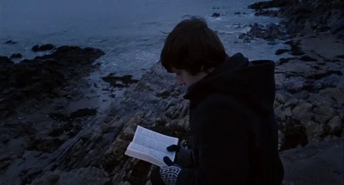 submarine_frame_1738664202.111306.webp