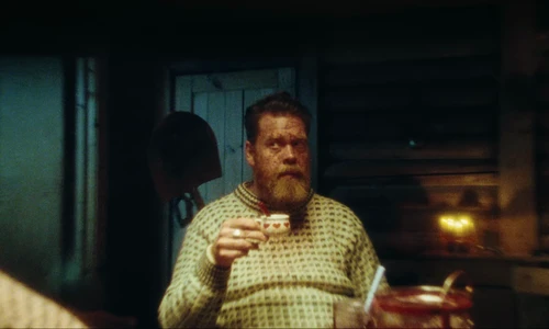 the_hives___bogus_operandi_official_music_video_frame_67.webp