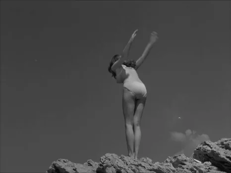 the_girl_in_the_bikini_frame_250.webp