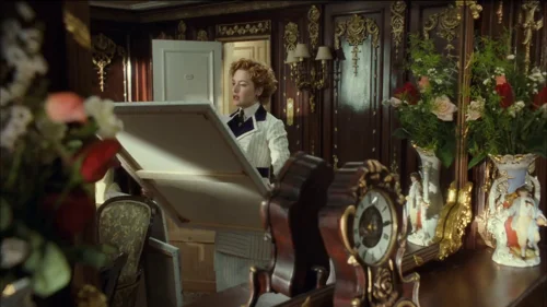 titanic_frame_1738666402.6009107.webp