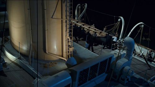 titanic_frame_1738666440.4092417.jpg