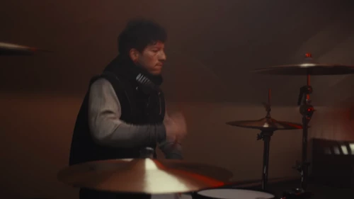 twenty_one_pilots___overcompensate_official_video_frame_110.webp