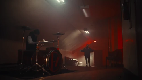 twenty_one_pilots___overcompensate_official_video_frame_35.webp