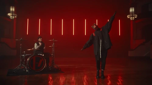 twenty_one_pilots___overcompensate_official_video_frame_67.webp