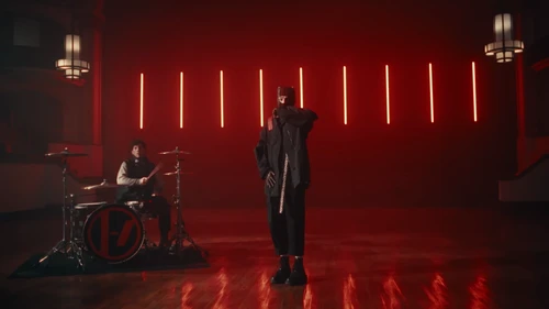 twenty_one_pilots___overcompensate_official_video_frame_72.webp