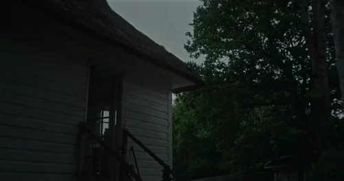 woody___let_me_go_official_video_frame_122.webp