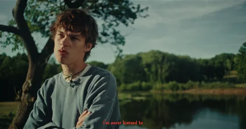 woody___let_me_go_official_video_frame_63.webp
