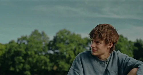 woody___let_me_go_official_video_frame_86.webp